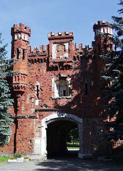 ХОЛМСКИЕ ВОРОТА БРЕСТСКОЙ КРЕПОСТИ, фото сайта globus.tut.by 