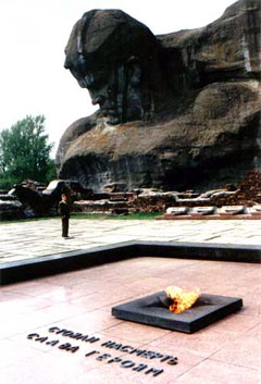 ГЛАВНЫЙ МОНУМЕНТ МУЗЕЙНОГО КОМПЛЕКСА БРЕСТСКОЙ КРЕПОСТИ, фото сайта www.brest.by 